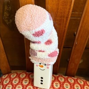 Mary Kay Mint Bliss Foot Lotion With fuzzy Socks and snowman wrap